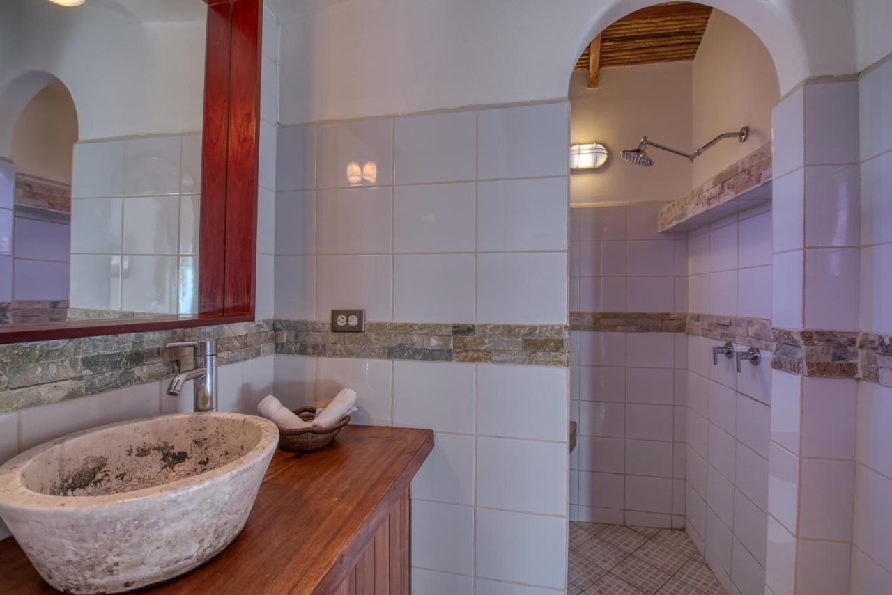 Hotel Alcazar Сан Хуан дел Сур Екстериор снимка